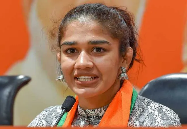 बबीता फोगाट, कविता देवी हरियाणा सरकारा द्वारा खेल विभाग में बनाई गई उप निदेशक