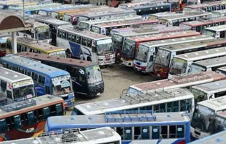 बरेली: कॉमर्शियल वाहनों का दो माह का टैक्स माफ