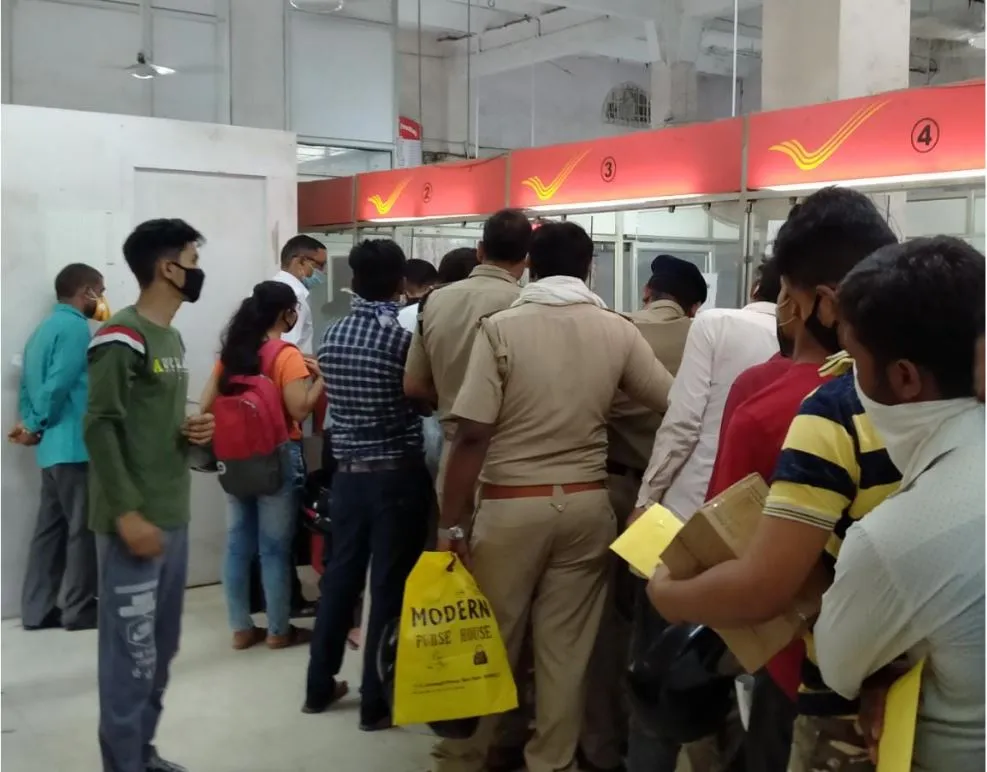 बरेली: लाकडाउन के बाद बाजारों में बड़ी भीड़ से उड़ी सोशल डिस्टेंसिंग की धज्जियां