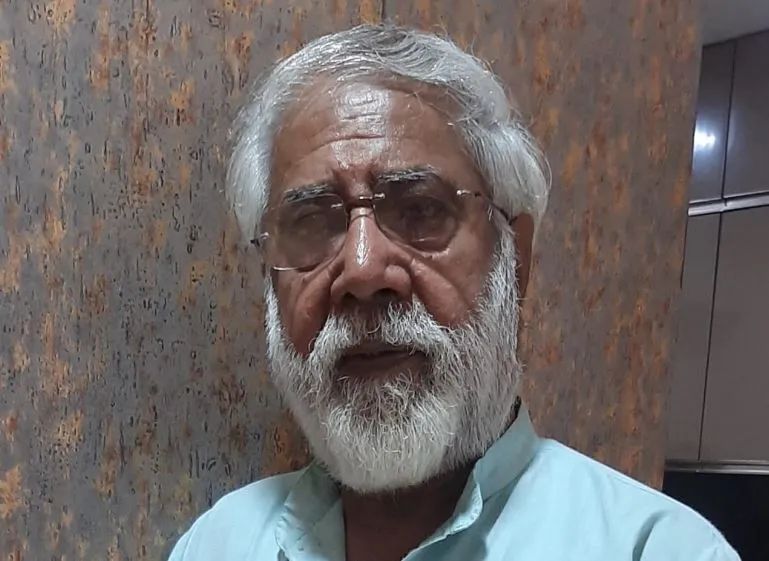 बरेली: पैथोलॉजी में खून निकलवाकर हस्ताक्षर अभियान में लिखा गुलशन आनंद