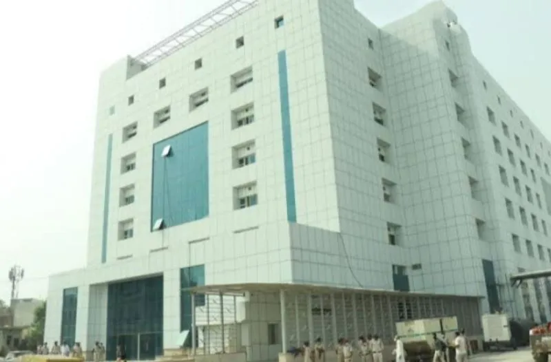 दिल्ली के बुराड़ी में शुरू हुआ 450 बेड का आधुनिक कोविड अस्पताल