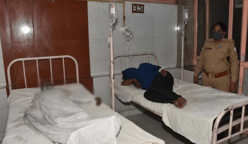 लखनऊ: दबंगों से परेशान मां-बेटी ने लोकभवन के सामने लगाई आग