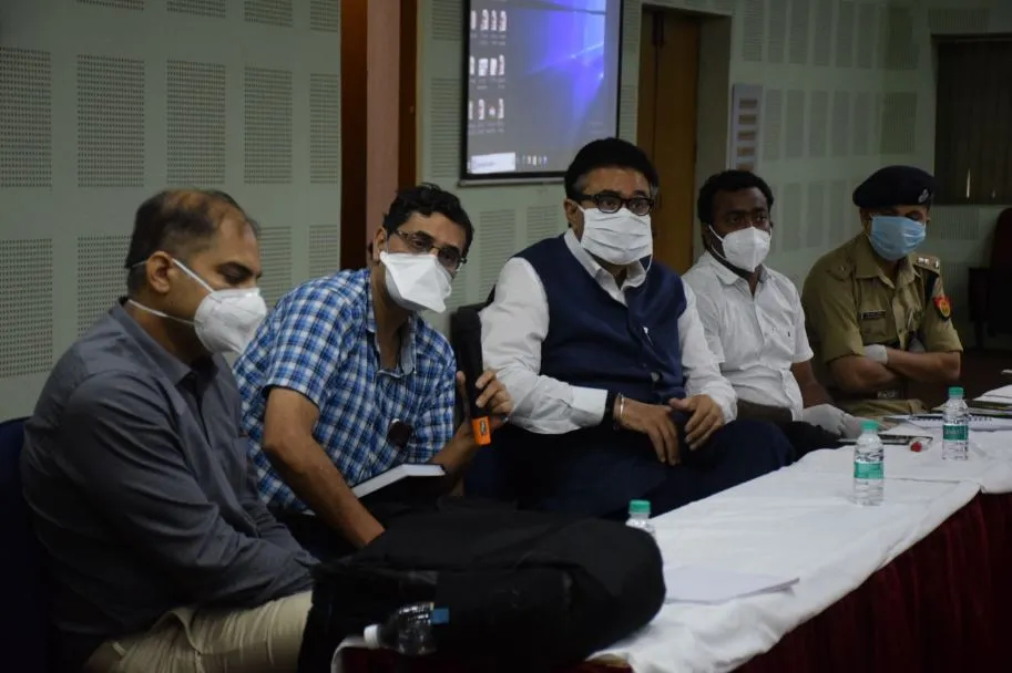 बरेली: नोडल अधिकारी ने कोरोना की रोकथाम पर चिकित्सकों संग की वार्ता
