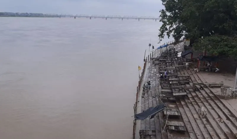 अयोध्या: प्रति घंटा दो सेंटीमीटर बढ़ रहा सरयू का जलस्तर