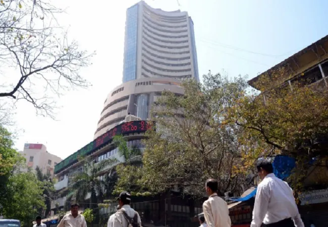 सेंसेक्स 37400 के ऊपर तक उछला, निफ्टी ने 11,000 का स्तर तोड़ा