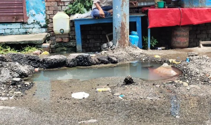 शाहजहांपुर: प्रशासन बचा रहा भूगर्भ जल, नगर निगम कर रहा बर्बाद