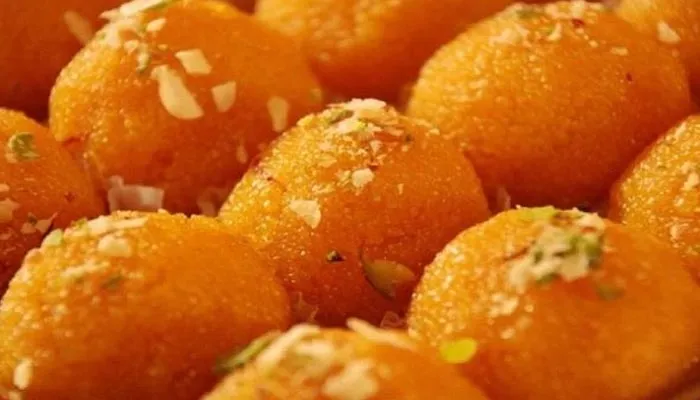 भूमि पूजन के लिए तैयार किए जा रहे एक लाख 11 हजार लड्डू