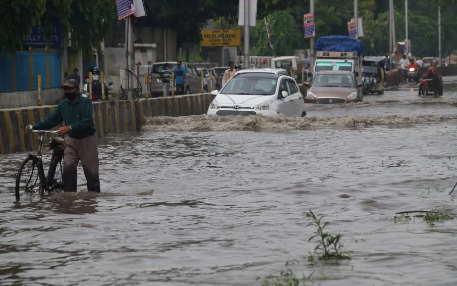 बरेली: नालों की सफाई पर 1.25 करोड़ खर्च, फिर भी शहर जलमग्न