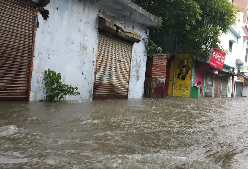 बरेली: बारिश से निचले इलाकों में जलभराव, घरों में घुसा पानी