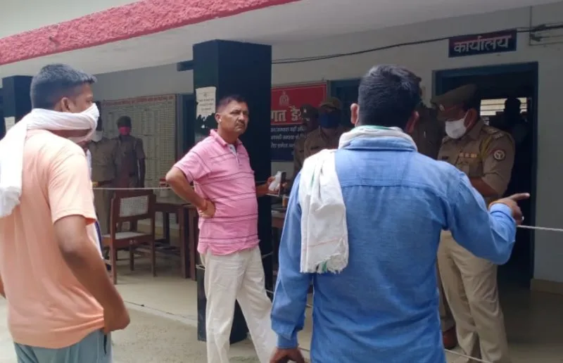 बरेली: विधायक ने पैरवी को भेजा, दरोगा ने पीटकर थाने में बैठाया
