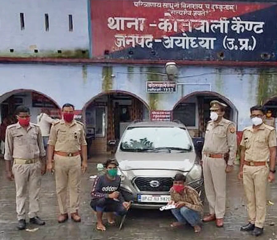 अयोध्या: वाहनों की बैटरी और टायरों की चोरी करने वाले गिरोह के दो सदस्य गिरफ्तार