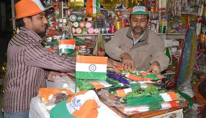 महामारी के कारण तिरंगे की बिक्री में आई भारी गिरावट