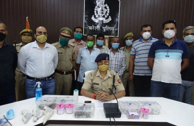 बरेली: सर्राफ से जेवर नगदी लूटने वाले पांच बदमाश मुठभेड़ के बाद गिरफ्तार