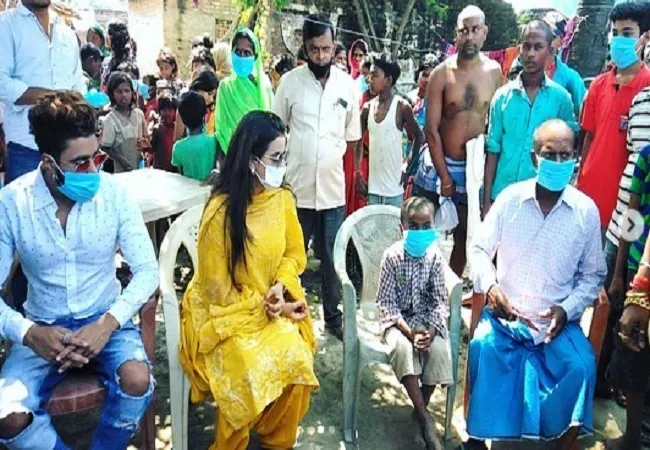 अक्षरा सिंह ने अपने जन्‍मदिन पर उठाई एक बच्‍चे की शिक्षा की जिम्मेदारी