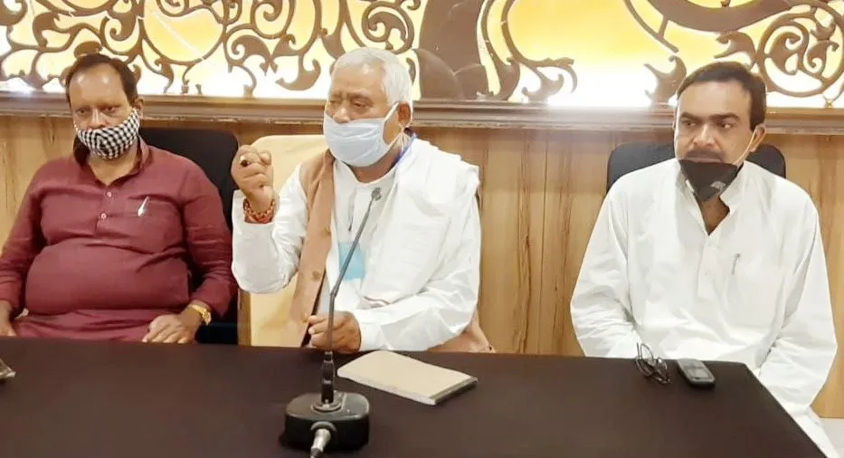 सरकार की अनदेखी से किसान तबाही के कगार पर: अवधेश प्रसाद