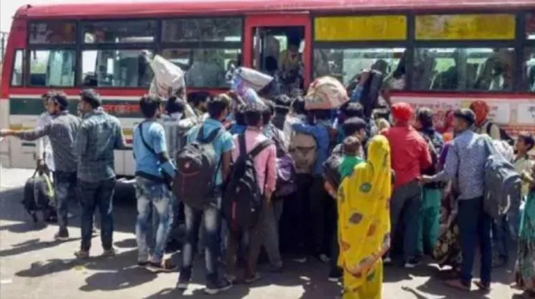 लखनऊ: लॉकडाउन के दौरान श्रमिकों के बसों से रवानगी पर फिल्म तैयार