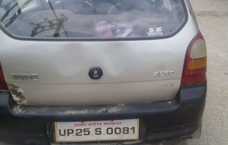 बरेली: उत्तर प्रदेश सरकार लिखी गाड़ियों से धड़ल्ले से सप्लाई हो रही यूनिफार्म