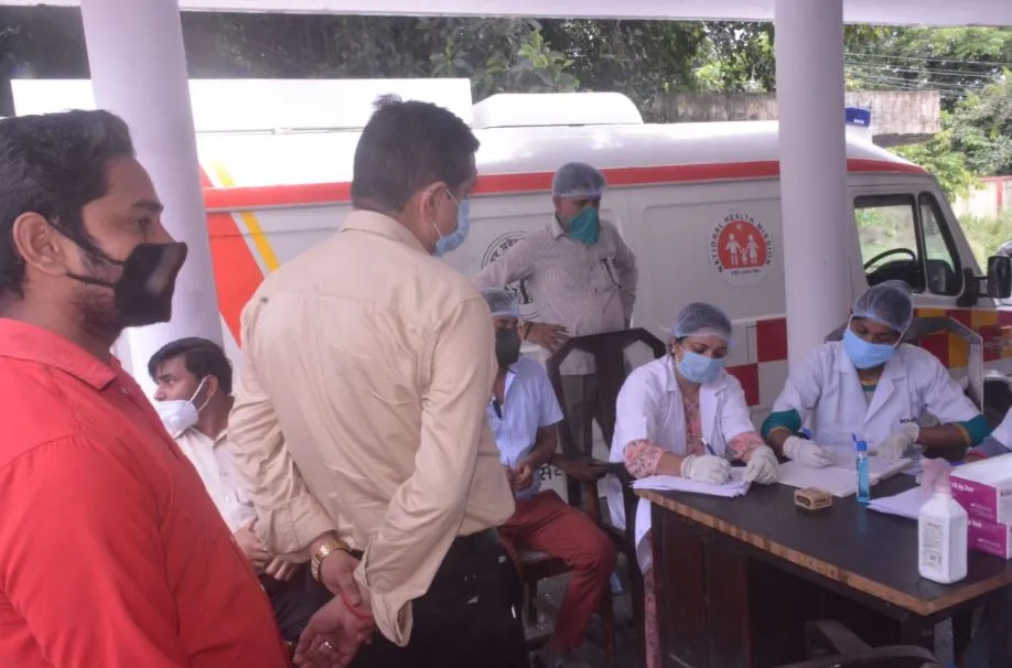 बरेली: लखनऊ के अधिकारी सात बिजली कर्मियों को दे गए कोरोना संक्रमण