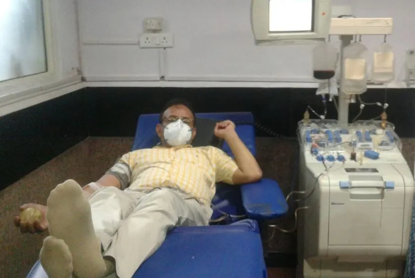 बरेली: डा. अजय भारती ने प्लाज्मा दान किया