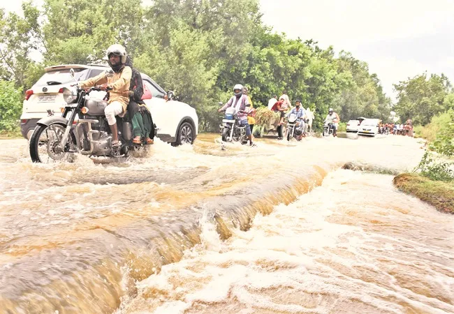 मुरादाबाद: खतरे के और करीब पहुंची रामगंगा, पलायन को मजबूर हुए लोग
