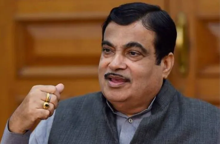 सभी देशवासियों को धोनी पर गर्व हैः गडकरी