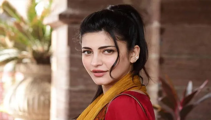 श्रुति हासन ने फिल्म में परिवार के साथ काम करने को लेकर विचार किए जाहिर