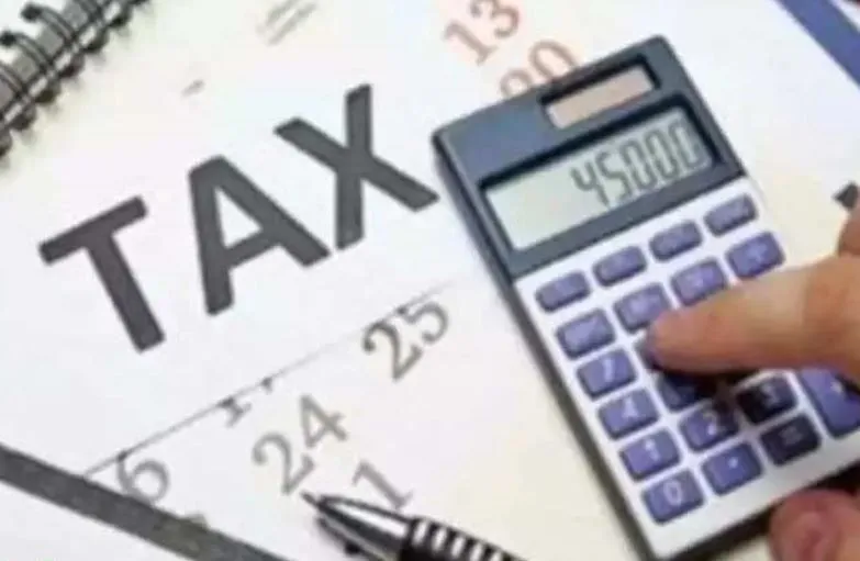 बरेली: चतुर्थ श्रेणी कर्मचारियों को बना दिया टैक्स कलेक्टर