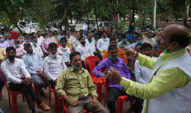 बरेली: शिक्षकों को 15 हजार मासिक आपदा राशि के लिए भरी हुंकार
