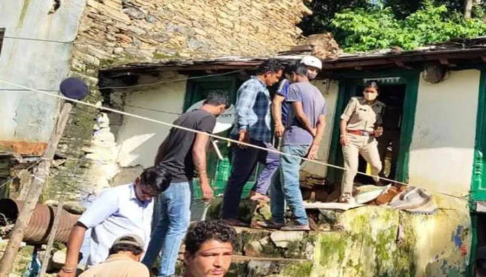 उत्तराखंड: पिथौरागढ़ में मकान ढहा, एक ही परिवार के तीन लोगों की मौत
