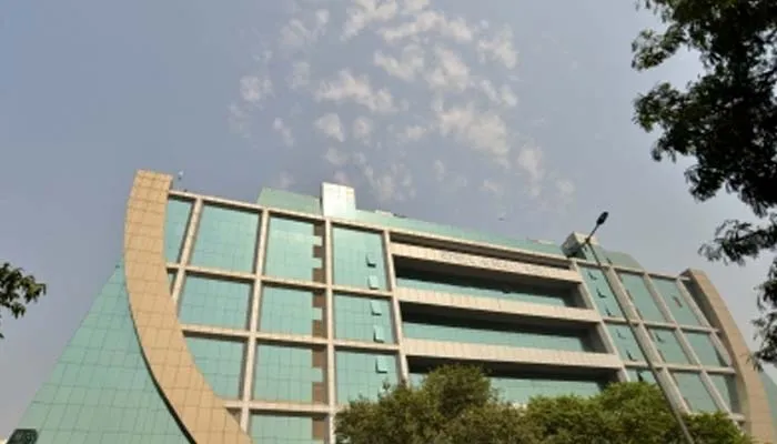 दिल्ली, चंडीगढ़, पंचकूला में राज सिंह, एंबियंस ग्रुप के परिसरों पर छापेमारी