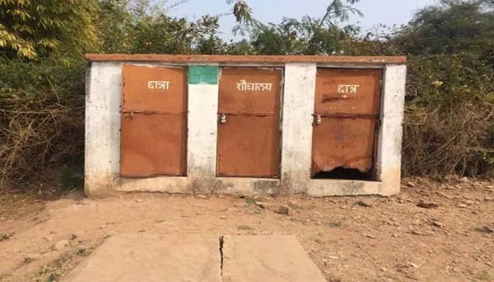 बेसिक शिक्षा मंत्री के निर्देश, विद्यालयों के परिसर में नहीं बनेंगे सार्वजनिक शौचालय
