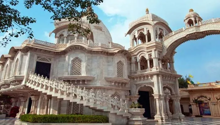 वृंदावन का इस्कॉन मंदिर सील, पुजारियों समेत 22 लोग कोरोना पॉजिटिव