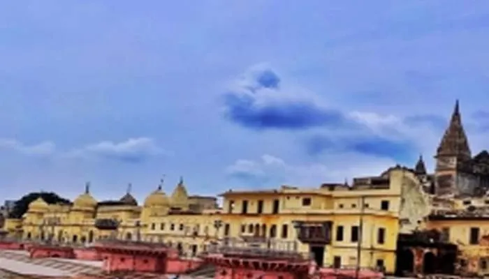 अयोध्या शुरू से बनी रही सियासत की नींव!