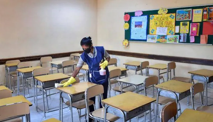 अनलॉक-4: स्वेच्छा से स्कूल जा सकते हैं कक्षा 9 से 12 के छात्र