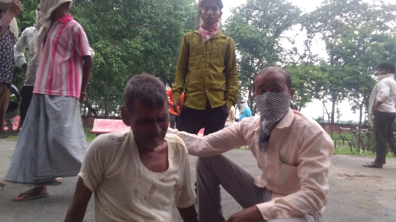 शाहजहांपुर: ट्रक की चपेट में आकर बाइक सवार चाचा-भतीजी की मौत