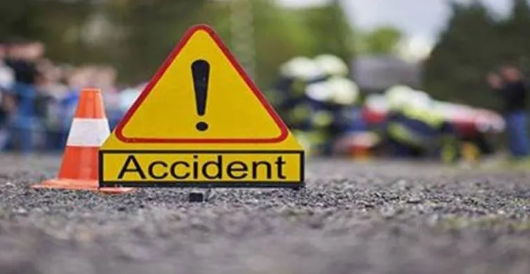 उप्र: बहराइच में पेड़ से टकराई कार, चार की मौत, छह घायल