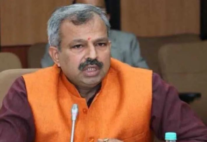 दिल्ली भाजपा अध्यक्ष और दफ्तर के 17 कर्मचारी कोरोना संक्रमित