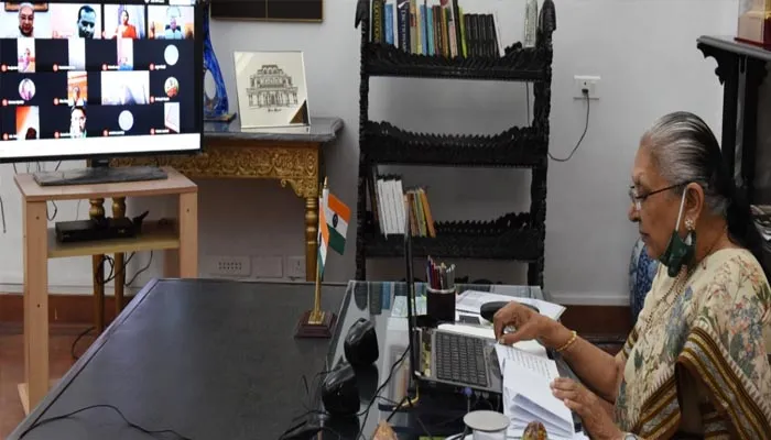विद्यार्थी जीवन का शिल्पकार है शिक्षक: आनंदीबेन