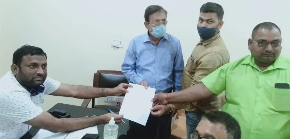 अयोध्या: श्रीराम एयरपोर्ट के भूमि अर्जन को लेकर सौंपा ज्ञापन