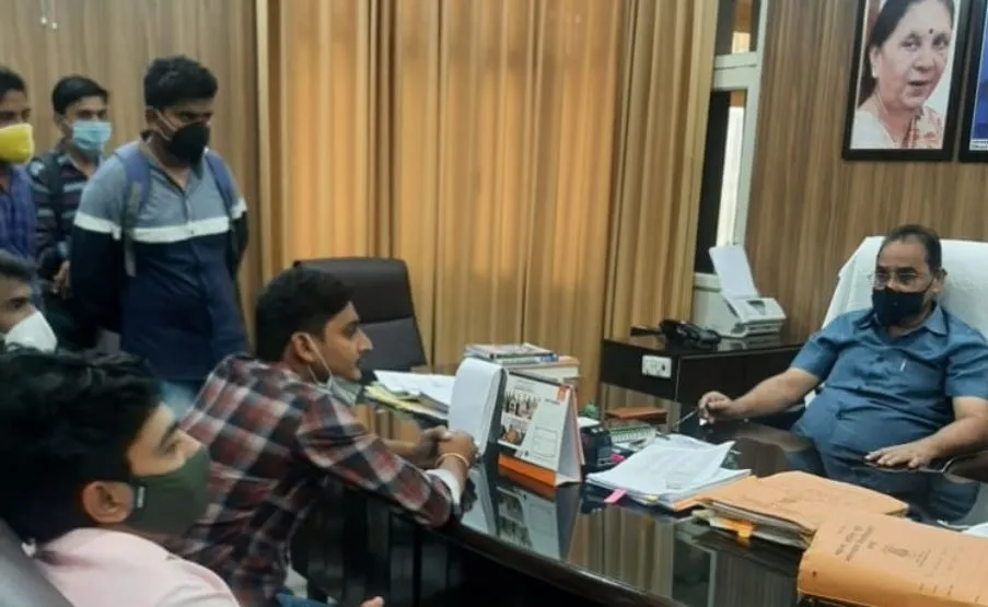 बरेली: प्रवेश पत्रों पर गलत तिथि लिखने से छूटी प्रवेश परीक्षा
