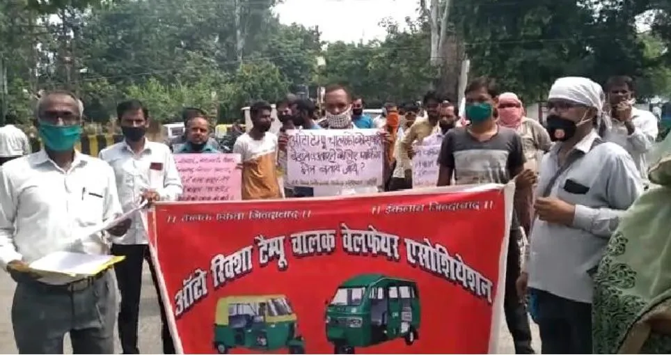 बरेली: शहर में नहीं पार्किंग, पुलिस कर रही चालान