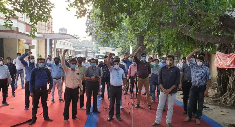 बरेली: विद्युत निजीकरण के विरोध में हुई सभा