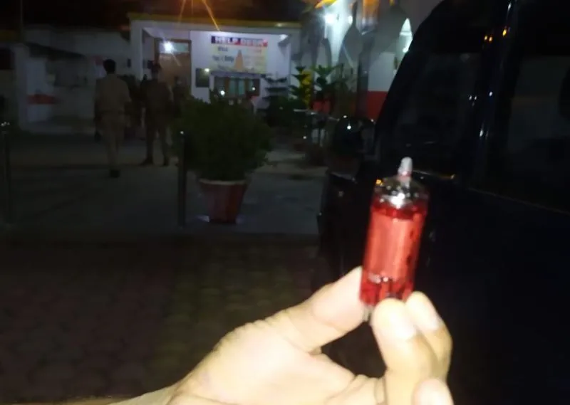 लखीमपुर खीरी: ‘करामाती बल्ब’ खरीदने आए दस लोगों को पुलिस ने पकड़ा