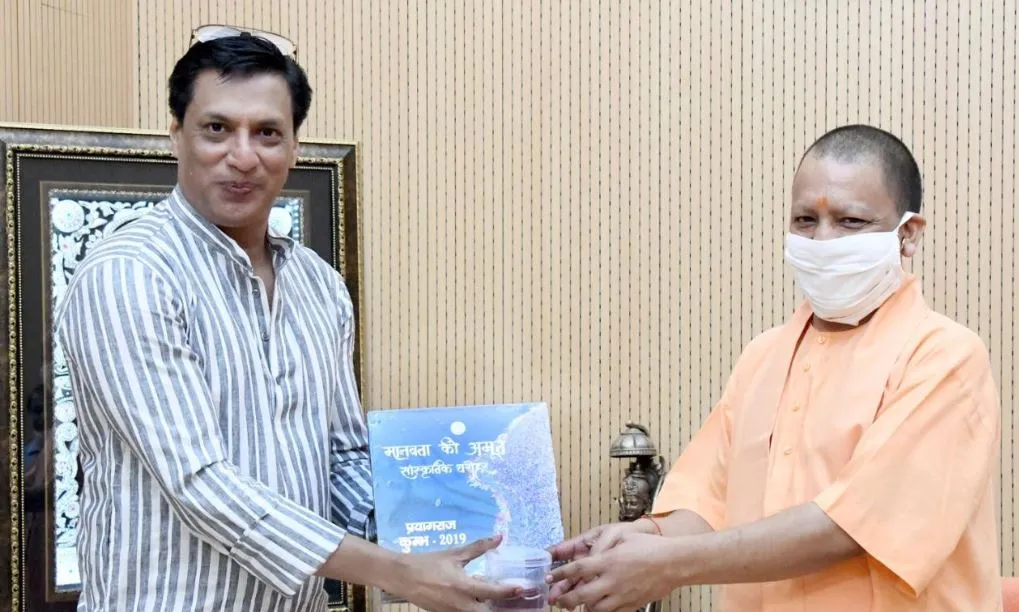 लखनऊ: फिल्म निर्माता मधुर भंडारकर ने मुख्यमंत्री योगी से की मुलाकात