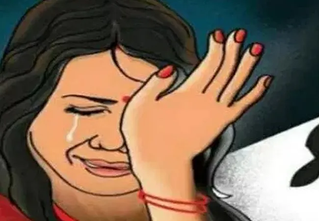 मुरादाबाद: चिकन लेने गई युवती को कमरे में किया बंद, बनाया वीडियो