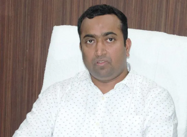 बरेली जिलाधिकारी एंटीजेन टेस्ट में कोरोना पॉजिटिव आए