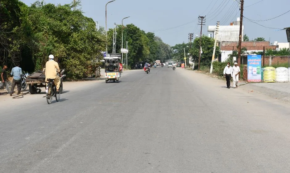 बरेली: नोडल अधिकारी ने पकड़ा सड़क निर्माण में घपला, जांच के आदेश