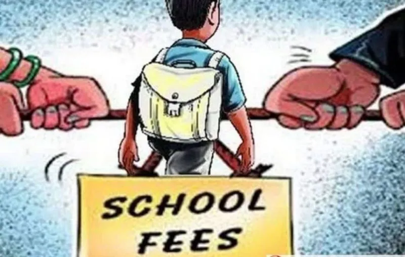 बरेली: फीस को लेकर स्कूल संचालक और अभिभावक संघ फिर आमने-सामने