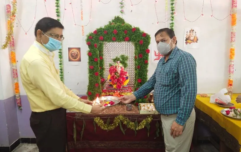 बरेली: वंदना कर गणपति बप्पा को किया विदा