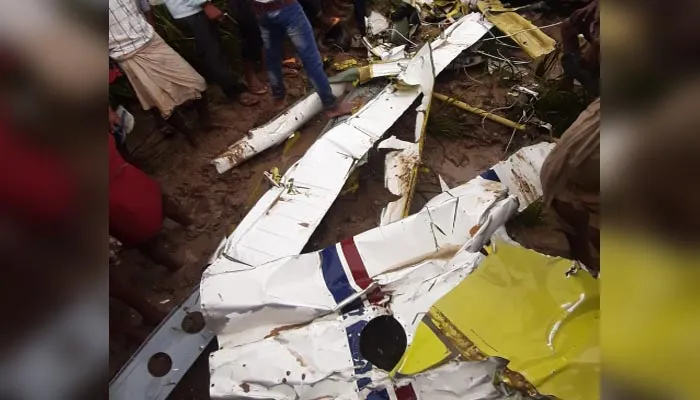 उप्र: आजमगढ़ में हेलीकाप्टर क्रैश, प्रशिक्षु पायलट की मौत